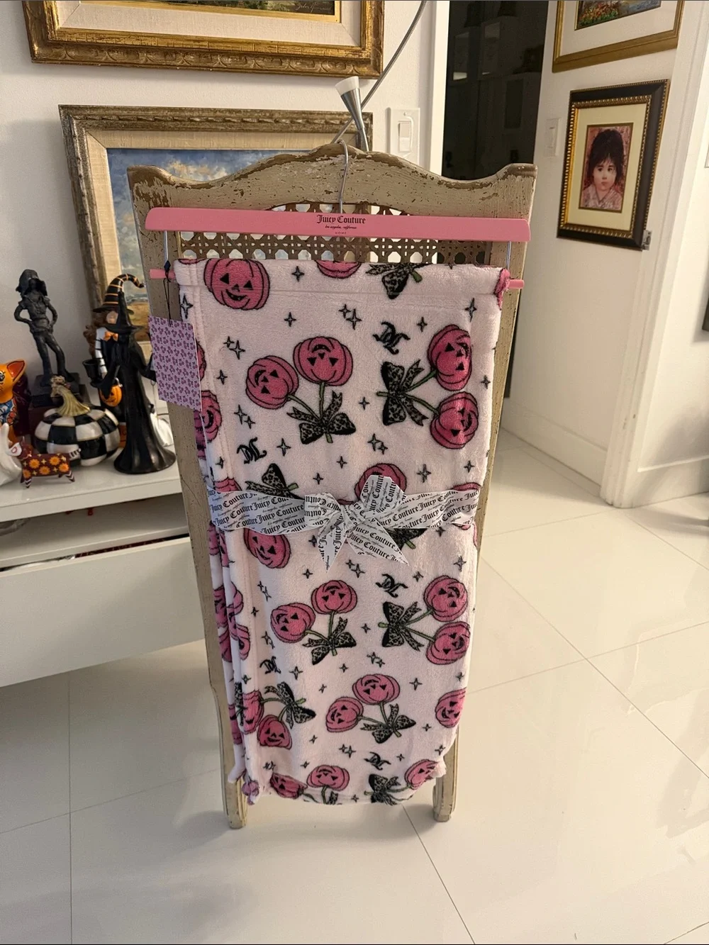 Juicy Couture Halloween Pink & Black Pumpkin Cherry Plush Throw Blsnket